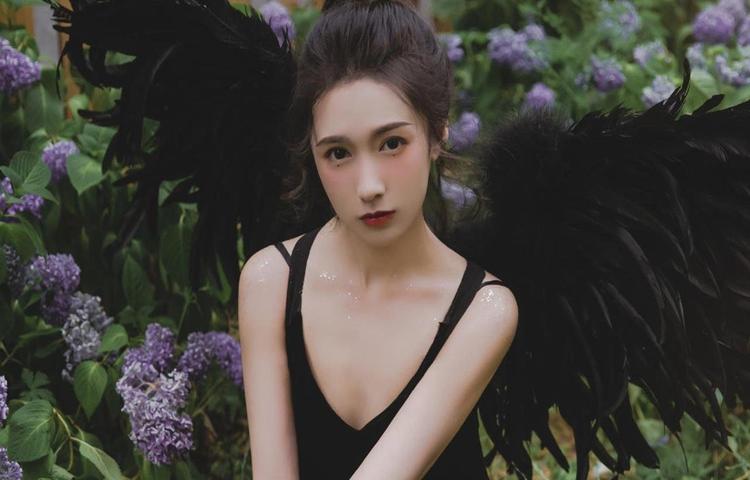 新疆妇女的家庭和社会角色